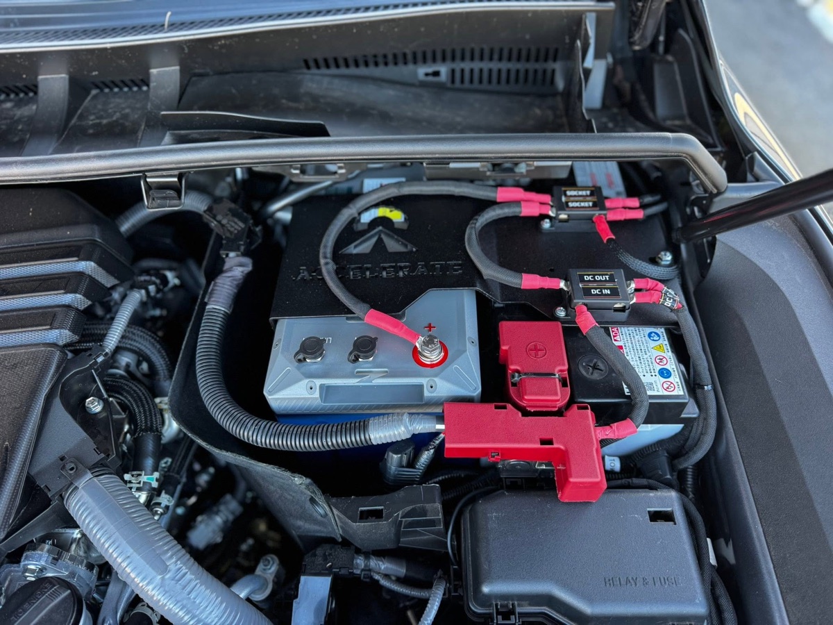Accelerate auxiliary battery fitted under the bonnet beside the main battery with fused connections